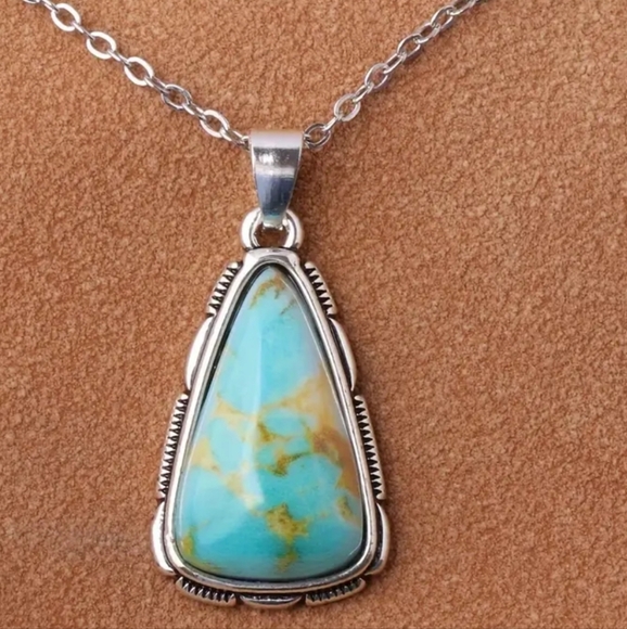 Boho Simulated Turquoise Pendant necklace Tarnish resistant - Picture 2 of 3